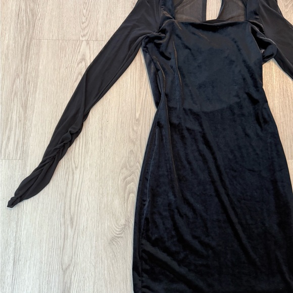 Elegant Black Long Sleeve Dress - Picture 9 of 12